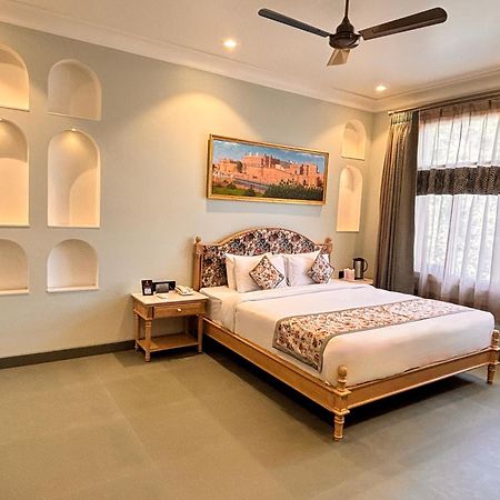 Ratnawali - A Vegetarian Heritage Hotel Jaipur Ngoại thất bức ảnh