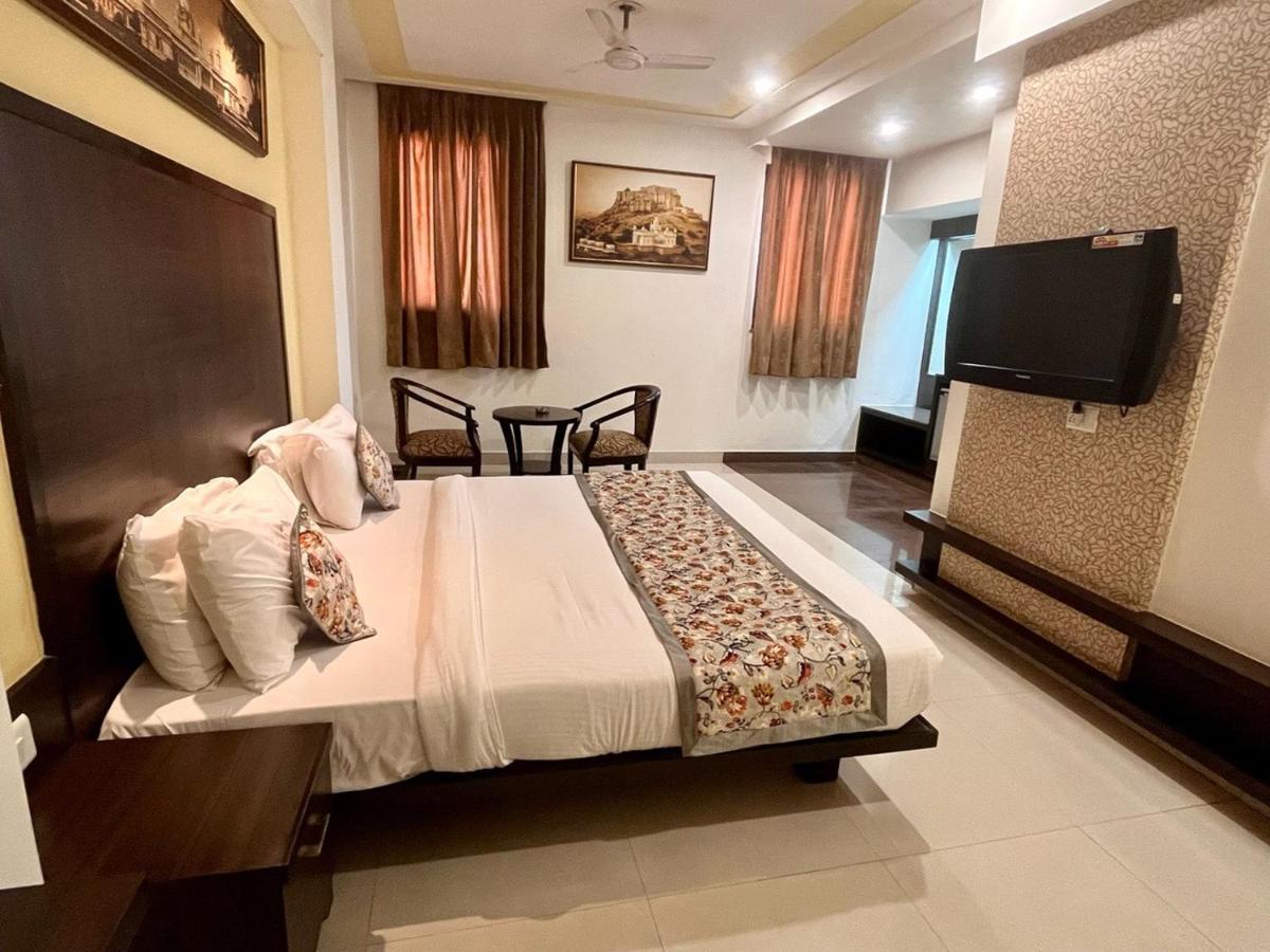 Ratnawali - A Vegetarian Heritage Hotel Jaipur Ngoại thất bức ảnh