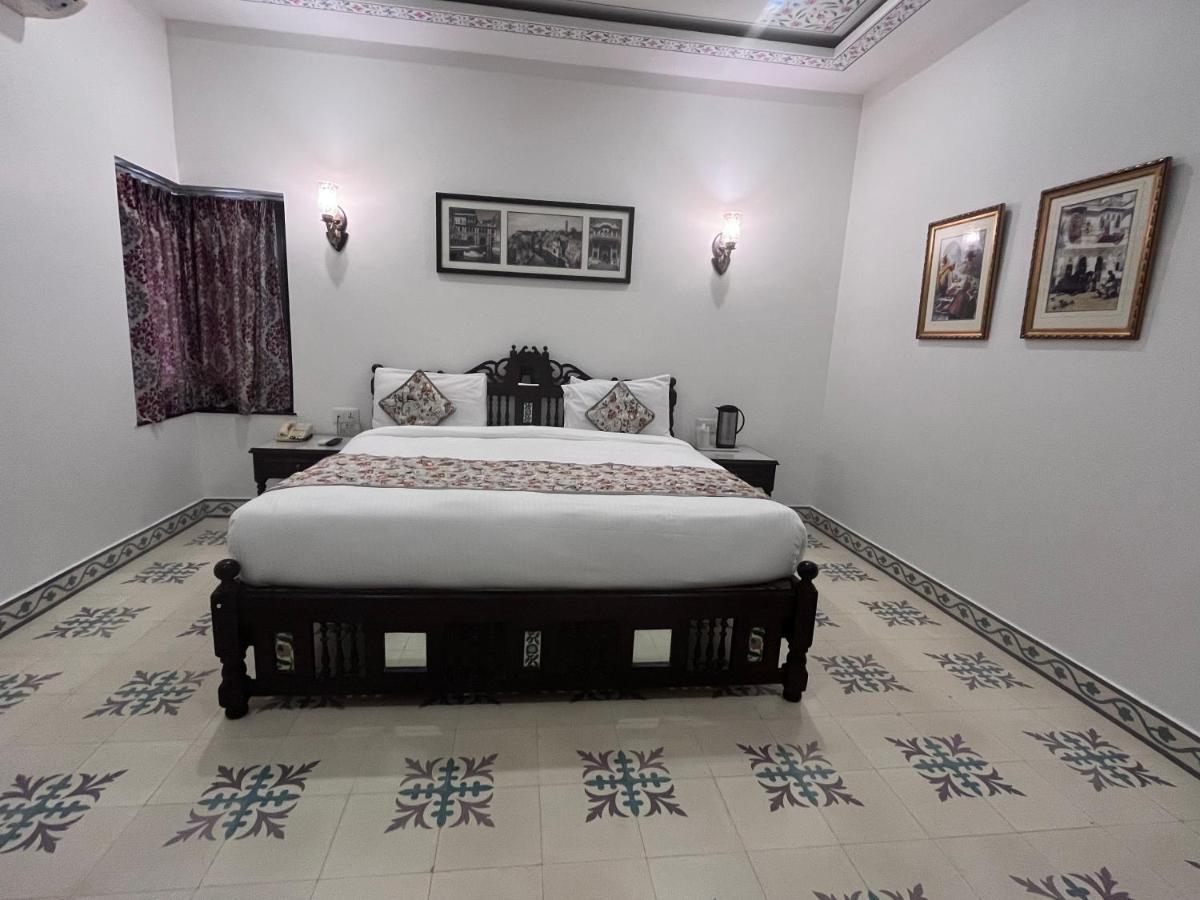 Ratnawali - A Vegetarian Heritage Hotel Jaipur Ngoại thất bức ảnh