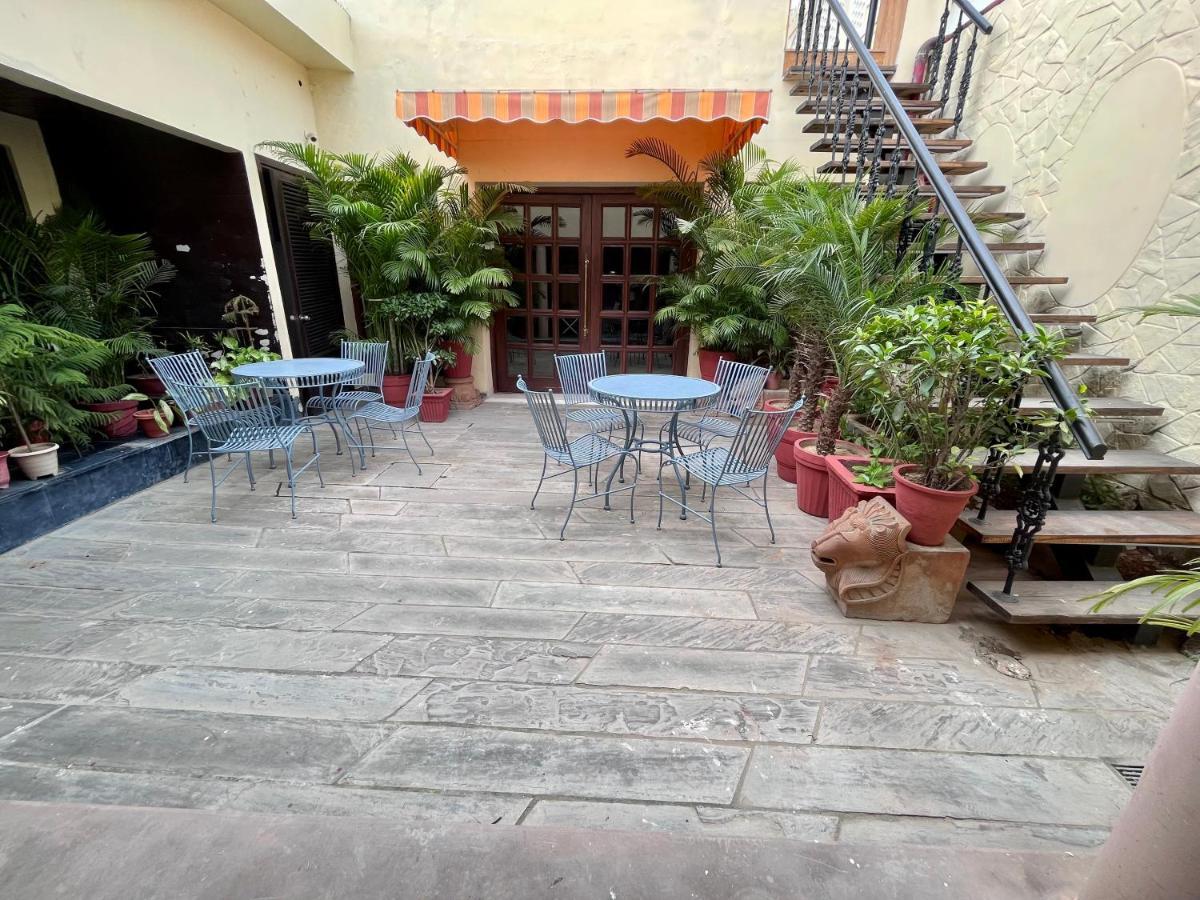 Ratnawali - A Vegetarian Heritage Hotel Jaipur Ngoại thất bức ảnh