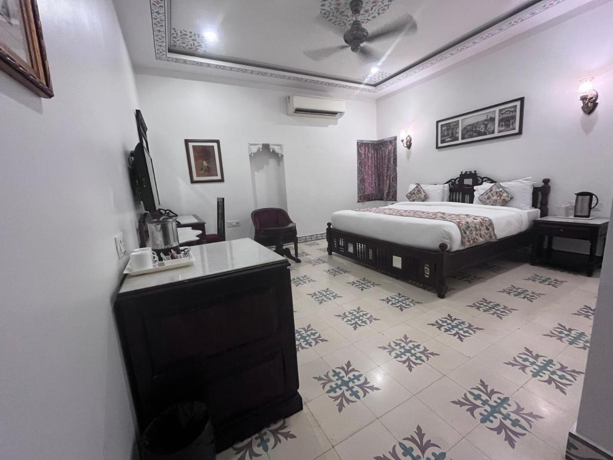 Ratnawali - A Vegetarian Heritage Hotel Jaipur Ngoại thất bức ảnh