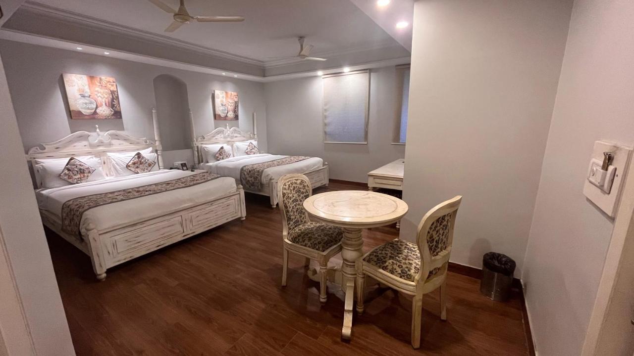 Ratnawali - A Vegetarian Heritage Hotel Jaipur Ngoại thất bức ảnh