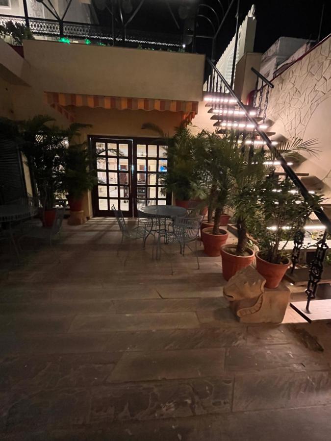 Ratnawali - A Vegetarian Heritage Hotel Jaipur Ngoại thất bức ảnh