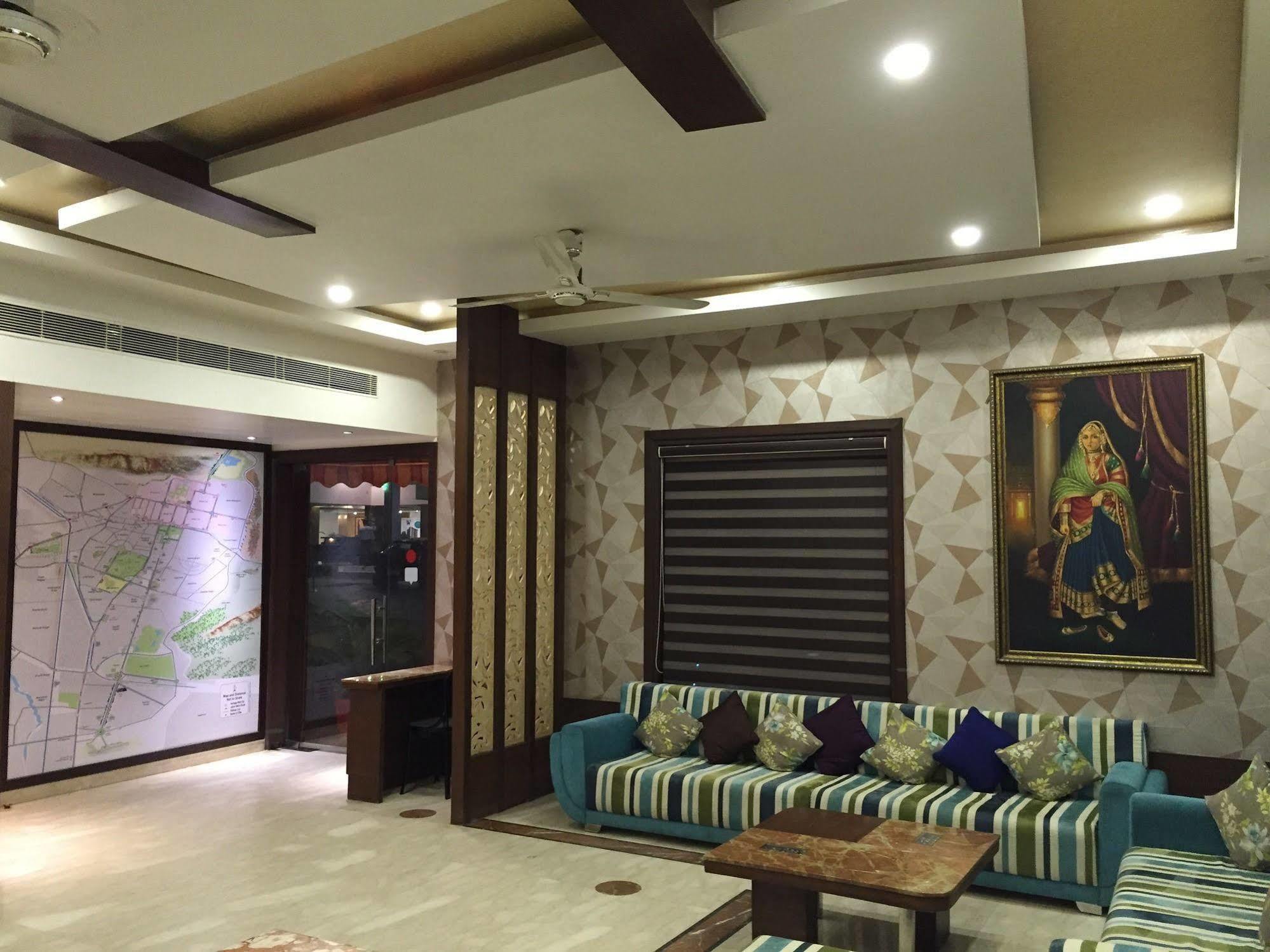 Ratnawali - A Vegetarian Heritage Hotel Jaipur Ngoại thất bức ảnh