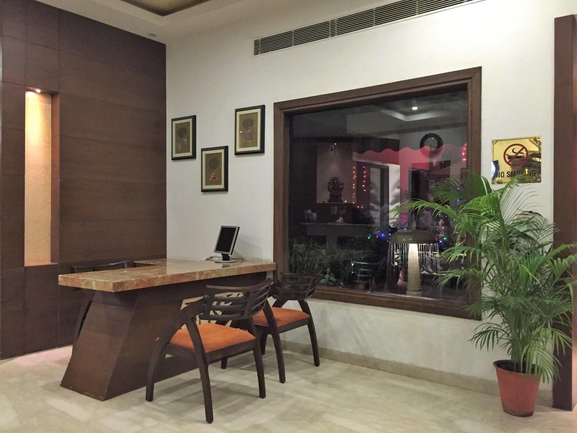 Ratnawali - A Vegetarian Heritage Hotel Jaipur Ngoại thất bức ảnh
