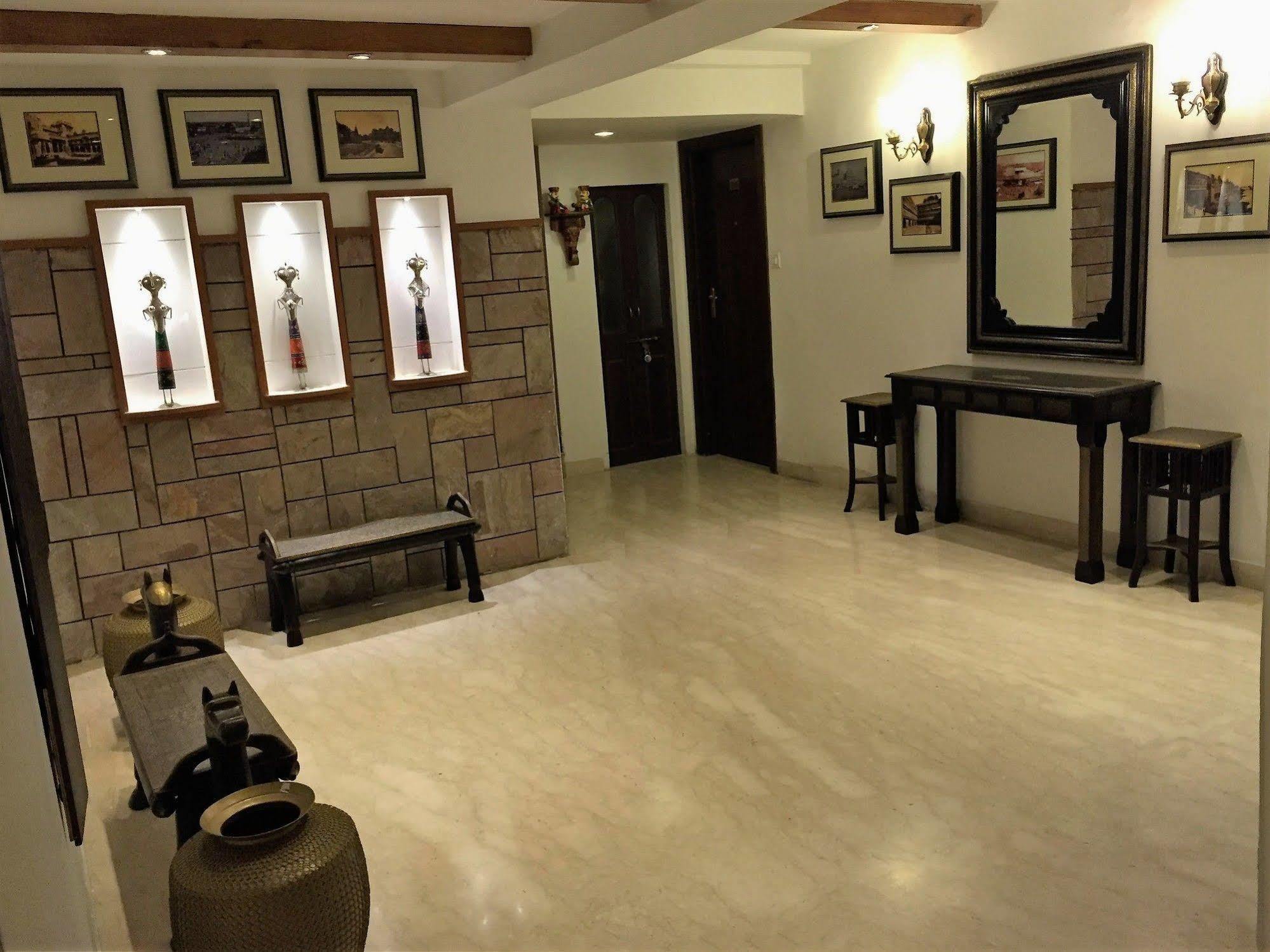 Ratnawali - A Vegetarian Heritage Hotel Jaipur Ngoại thất bức ảnh